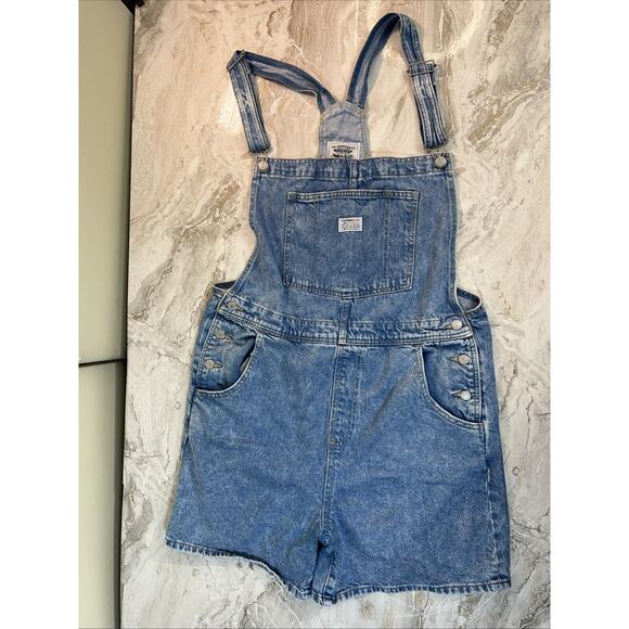 LEVI Women’s Two Horse Brand Bib Overalls Size XL Jean Shorts Retro Hipster‎